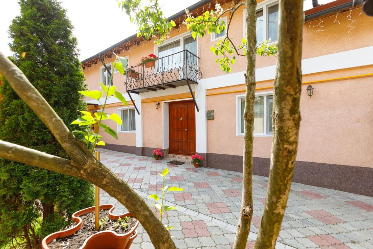 Hotel Casa Dacică Rîşnov Exterior foto